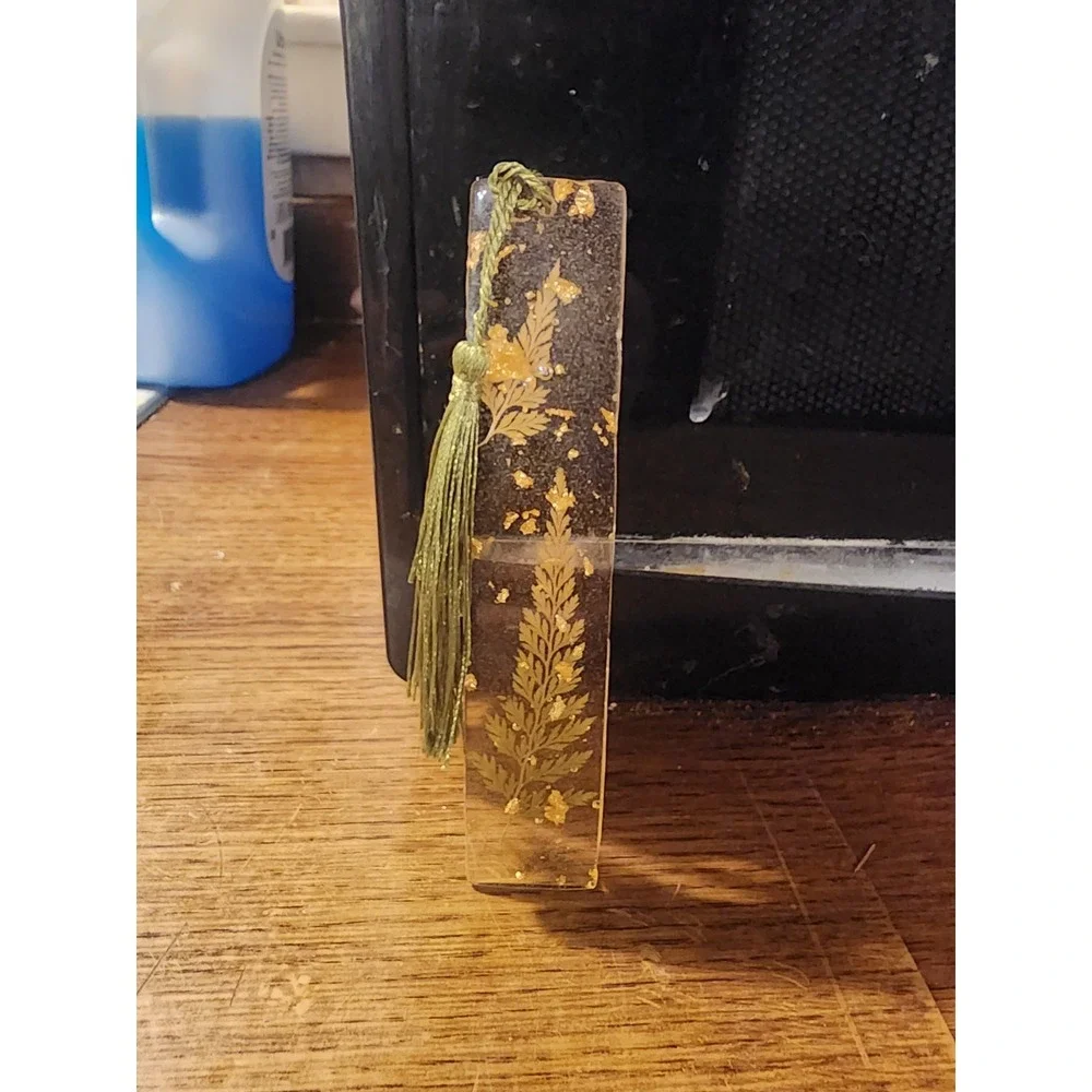 Vintage UV Glow Lucite Acrylic Bookmark With Gold Flakes & Florals, Green Tassel